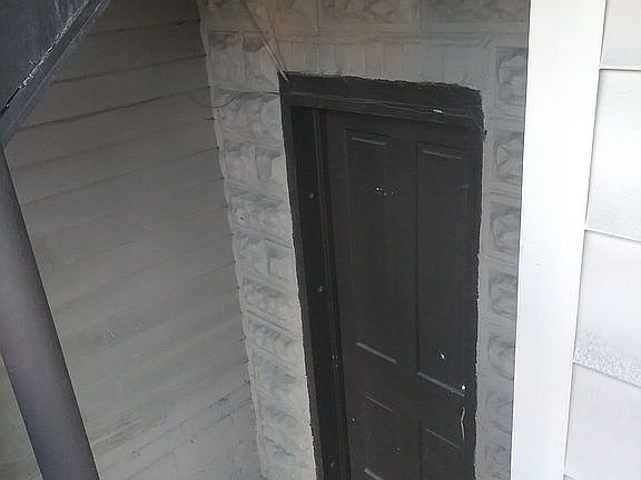 Bottom Entrance
