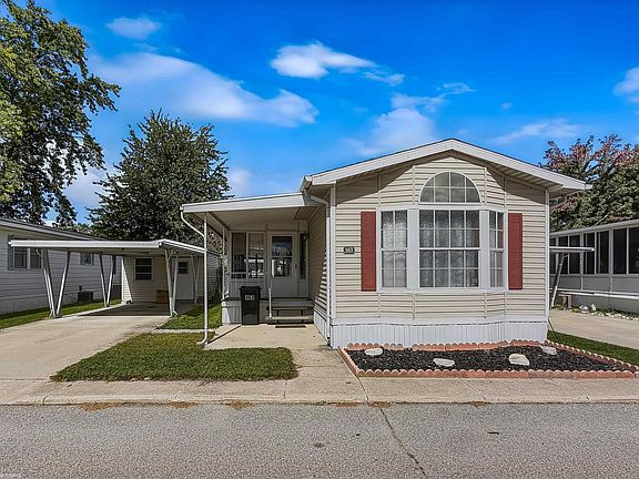 2nd image of 3333 Ravenswood Rd
