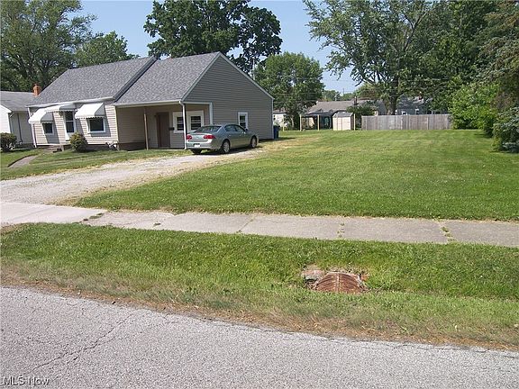 2nd image of 617 E 331st St