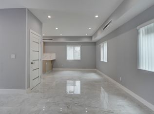 7744 Ostrom Ave, Van Nuys, CA 91406