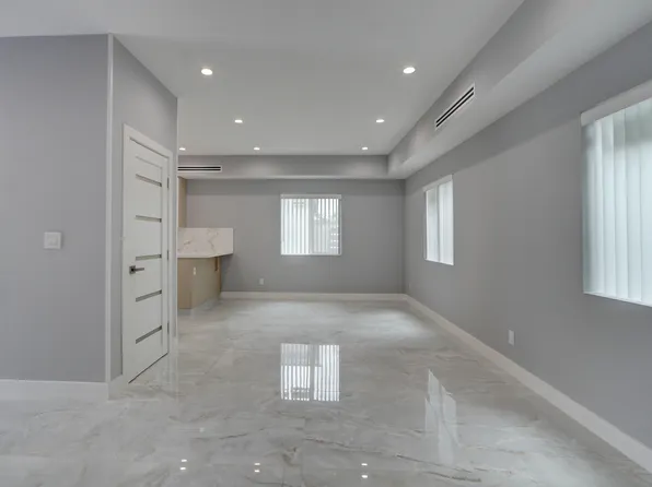 7744 Ostrom Ave, Van Nuys, CA 91406
