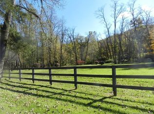 7 Ravine Rd, Pawling, NY 12564