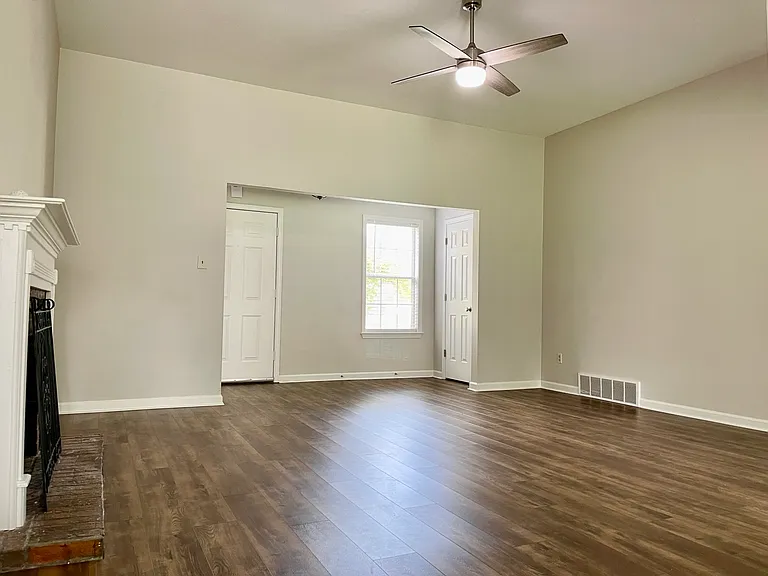 1492 Howling Dr — Photo 4