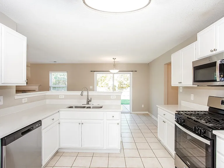 9705 Avensong Crossing Dr — Photo 7