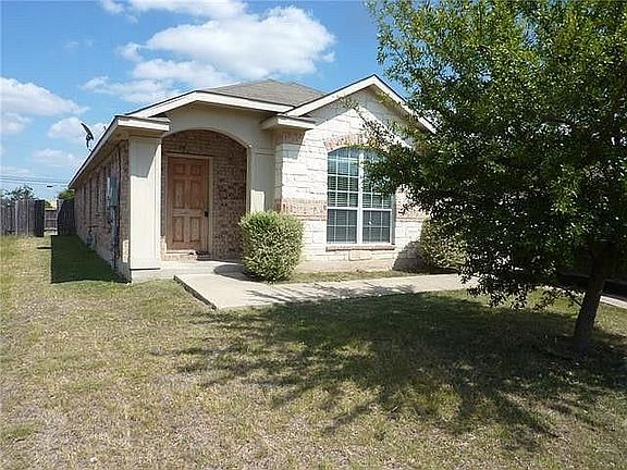 2nd image of 1461 Rainbow Parke Dr