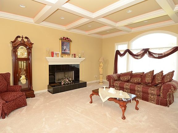 4th image of 10737 Stratton Cir