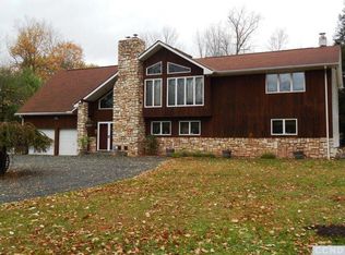 69 Crystal Point Rd, Cairo, NY 12413