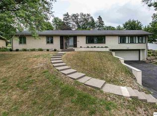 1630 Ruann Dr, Dubuque, IA 52001