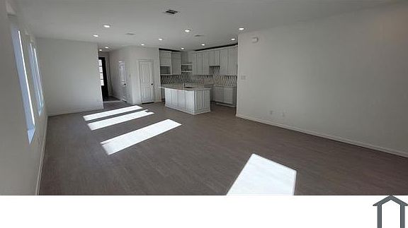 4th image of 6410 Laguna Terra Dr