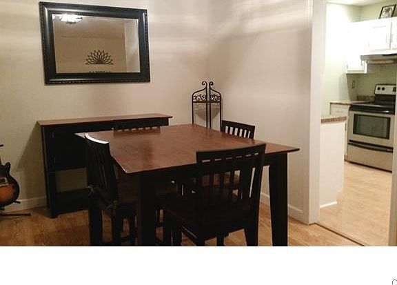 Dining Area Off Kitchen