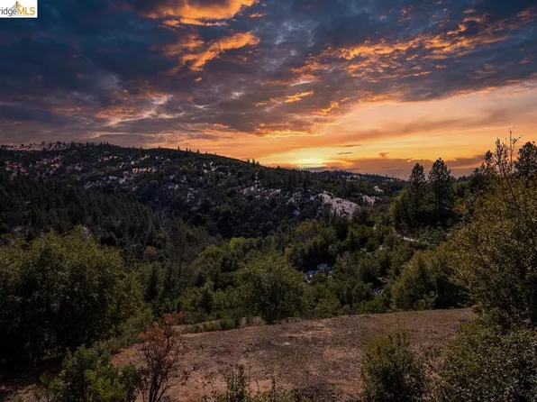 5776 Prospector Ln, Murphys, CA 95247