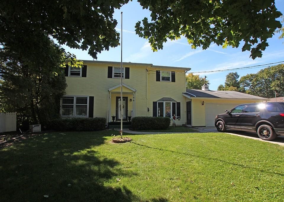 1st image of 106 Hidden Creek Ln