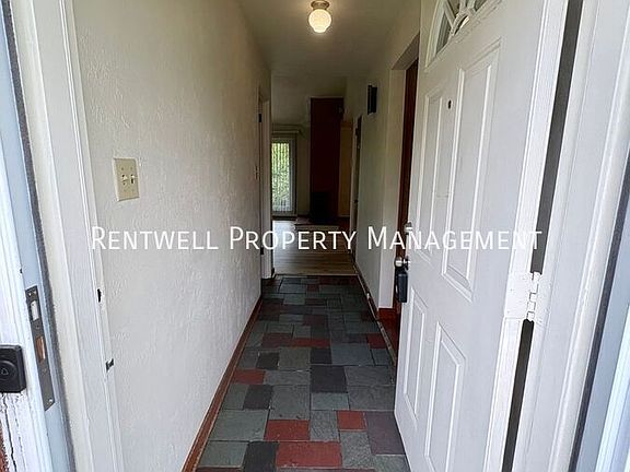 3rd image of 518 Holly Dr