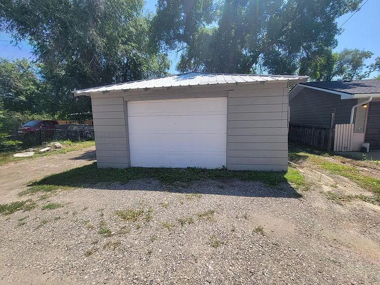 107 Custer Ave — Photo 13