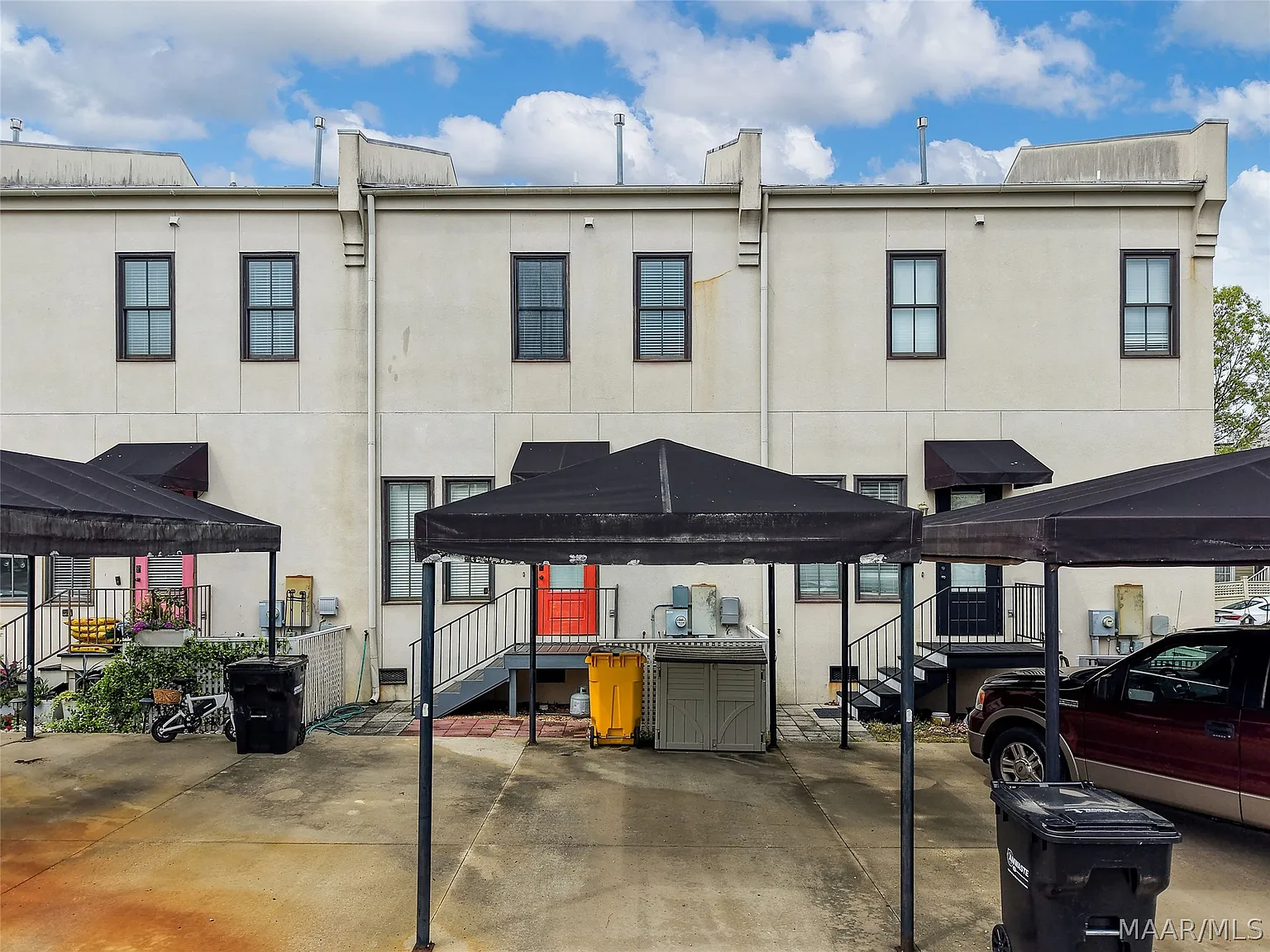 2 bed, 2.5 bath, 1600 sqft, $2,000 — Photo 4