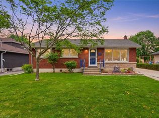 14 Edinburgh Dr, Saint Catharines, ON L2M 3H1