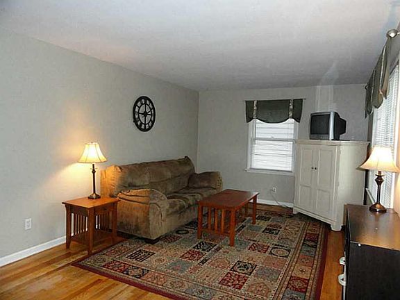 5th image of 3707 Oakwood St