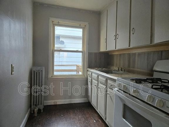4th image of 2753 4th St APT 3