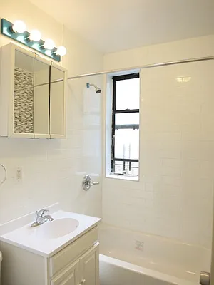 Rented by Bohemia Realty Group | media 10