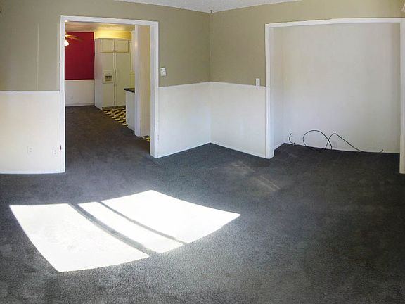 Living Room / Office / Den