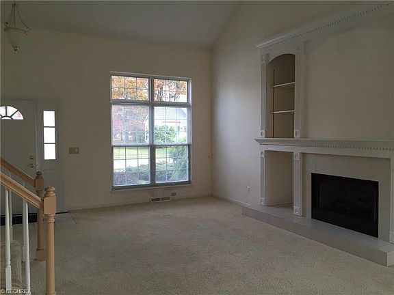 2nd image of 26977 Glenside Ln