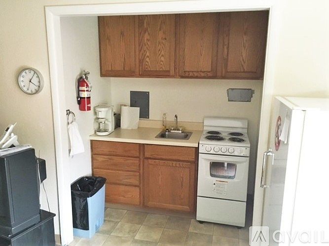 2nd image of 320 Bawden St