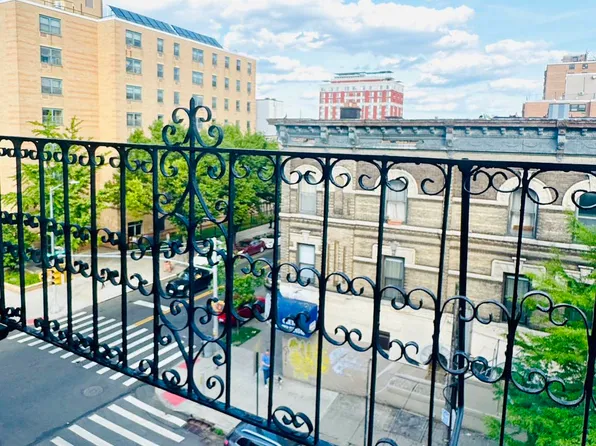 173 Bleecker Street image 1 of 30
