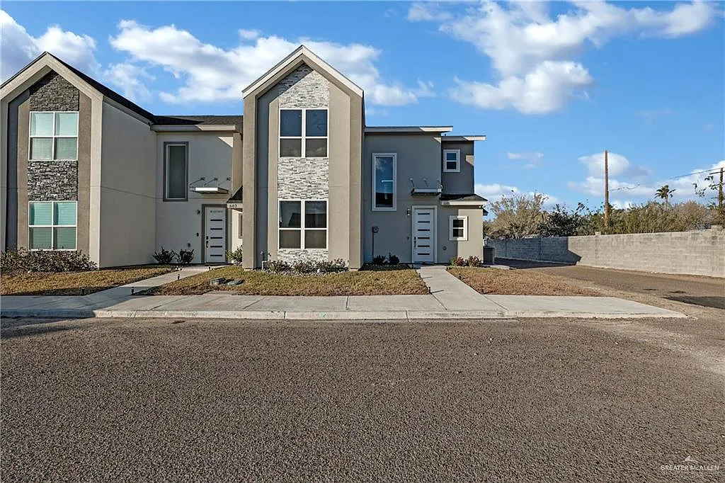 3 bed, 2.5 bath, 2343 sqft, $2,750 — Photo 1