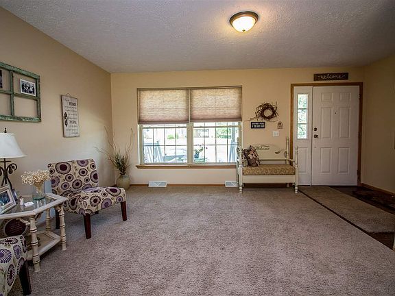 2nd image of 58750 Sun Valley Blvd