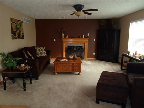 4th image of 923 Heritage Dr