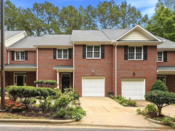 140 Tuska Hills Dr, Holly Springs, NC 27540