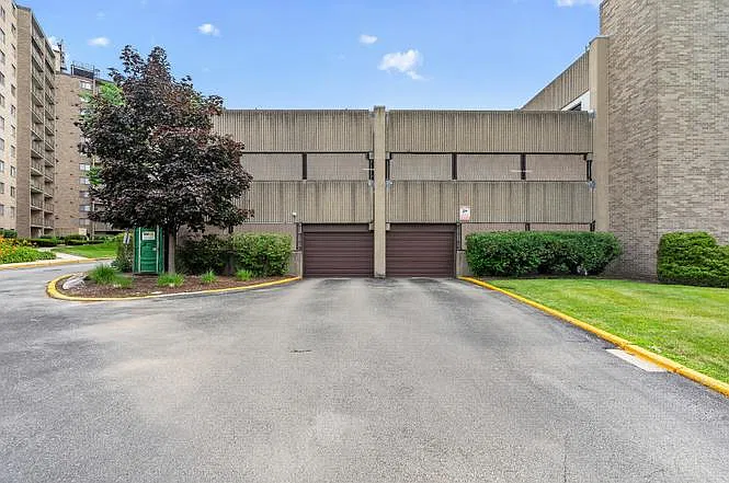 3 bed, 1405 sqft, $2,800 — Photo 2