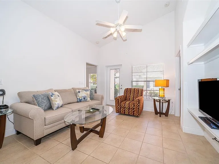 1007 David Walker Dr #B-2 — Photo 4