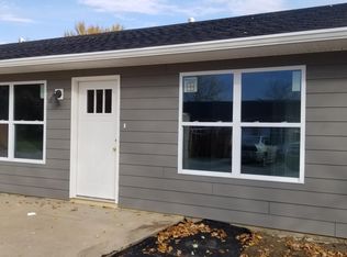 418 Stratford Dr, Emporia, KS 66801