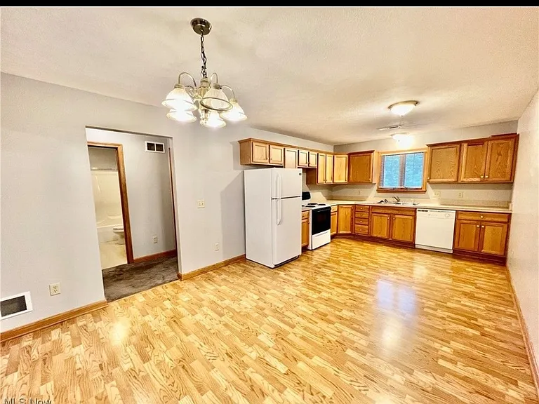 2919 Cliftmont Ave NE — Photo 10