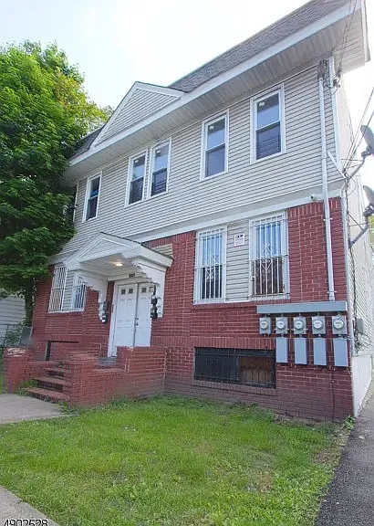 246-248 Columbia Ave #1 — Photo 2