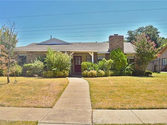 2nd image of 2208 Travis Dr