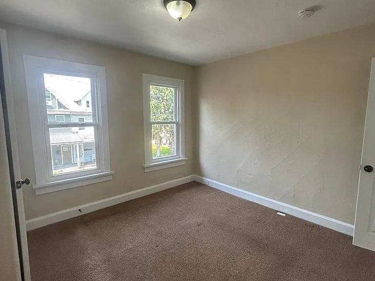 2369 Canby St — Photo 23