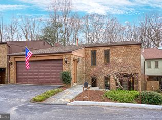 9937 Great Oaks Way, Fairfax, VA 22030