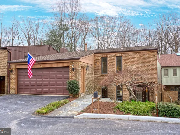 9937 Great Oaks Way, Fairfax, VA 22030