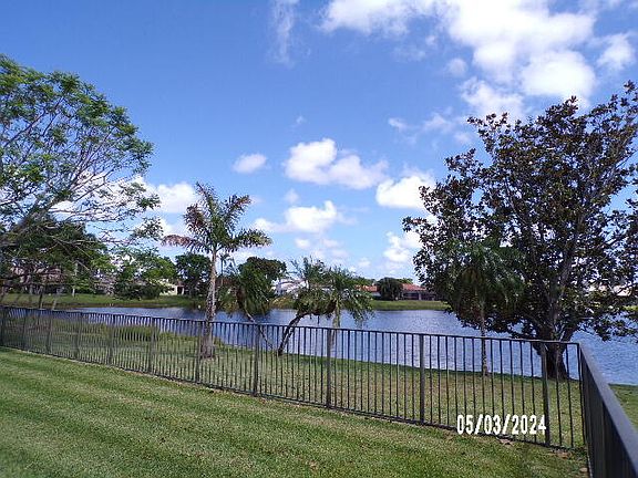 3rd image of 2544 SW 23rd Cranbrook Place