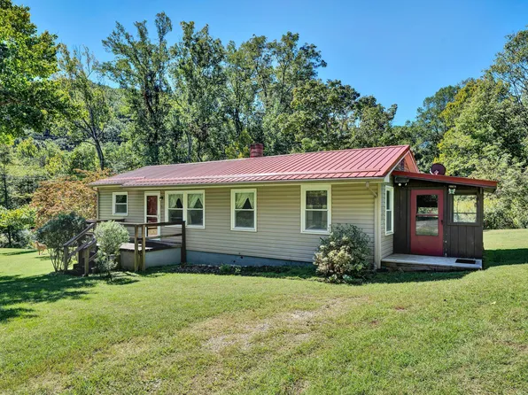 91 Masons Knob Rd, Boones Mill, VA 24065
