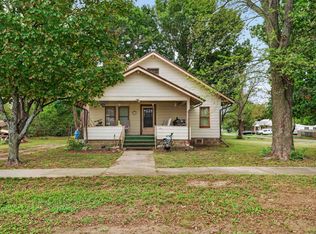 243 W Adams St, Howard, KS 67349