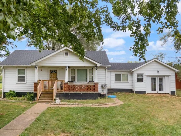 301 Alexander Ave, Cave City, KY 42127