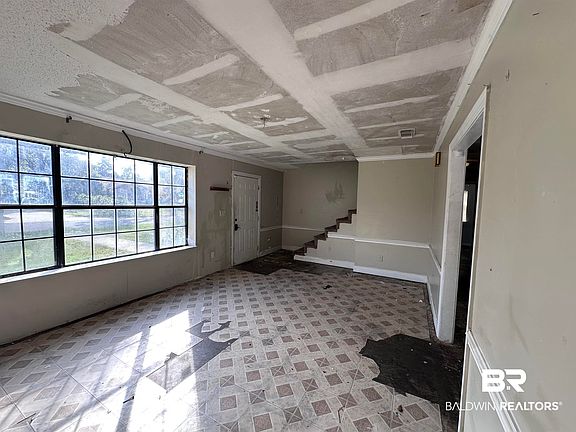 3rd image of 621 E Walker Ave