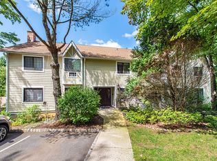11F Foxwood Dr #11F, Morris Plains, NJ 07950