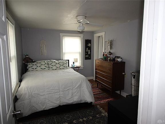 3rd image of 523 E Main St