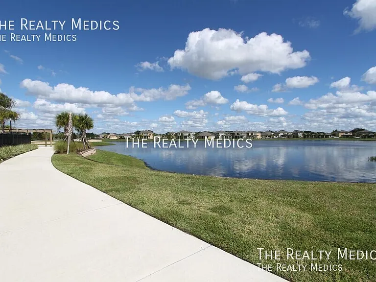 10906 Carlton Fields Dr — Photo 41