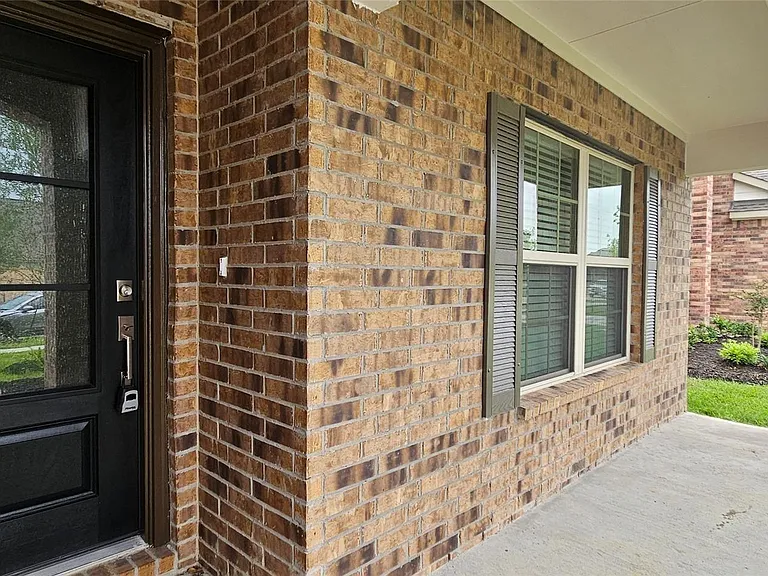 9918 Lockridge Manor Dr — Photo 3
