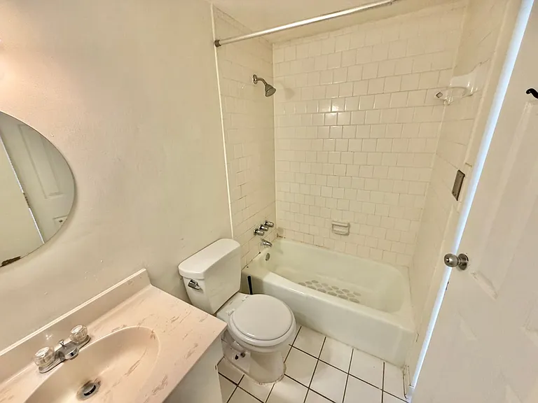 1718 Corcoran St NW #22 — Photo 15